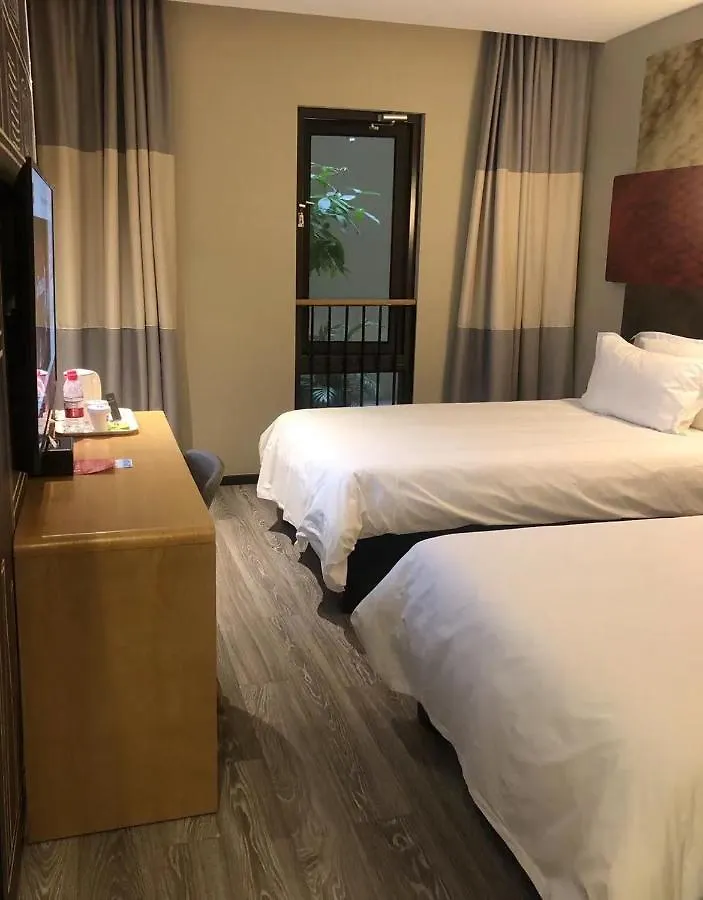 Ibis Shanghai Hongqiao Transport Hub Qibao Hotel China