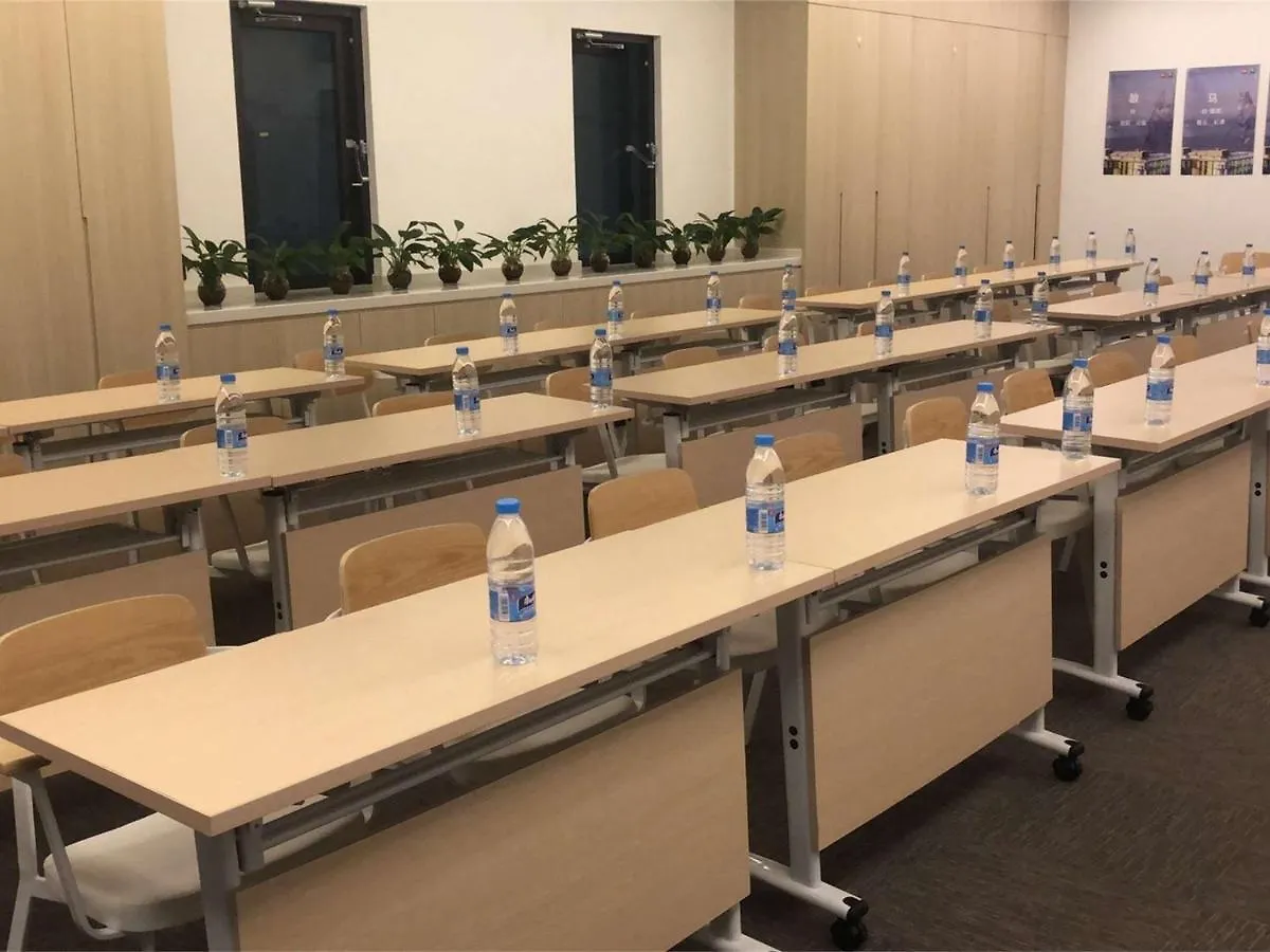 Ibis Shanghai Hongqiao Transport Hub Qibao Hotel