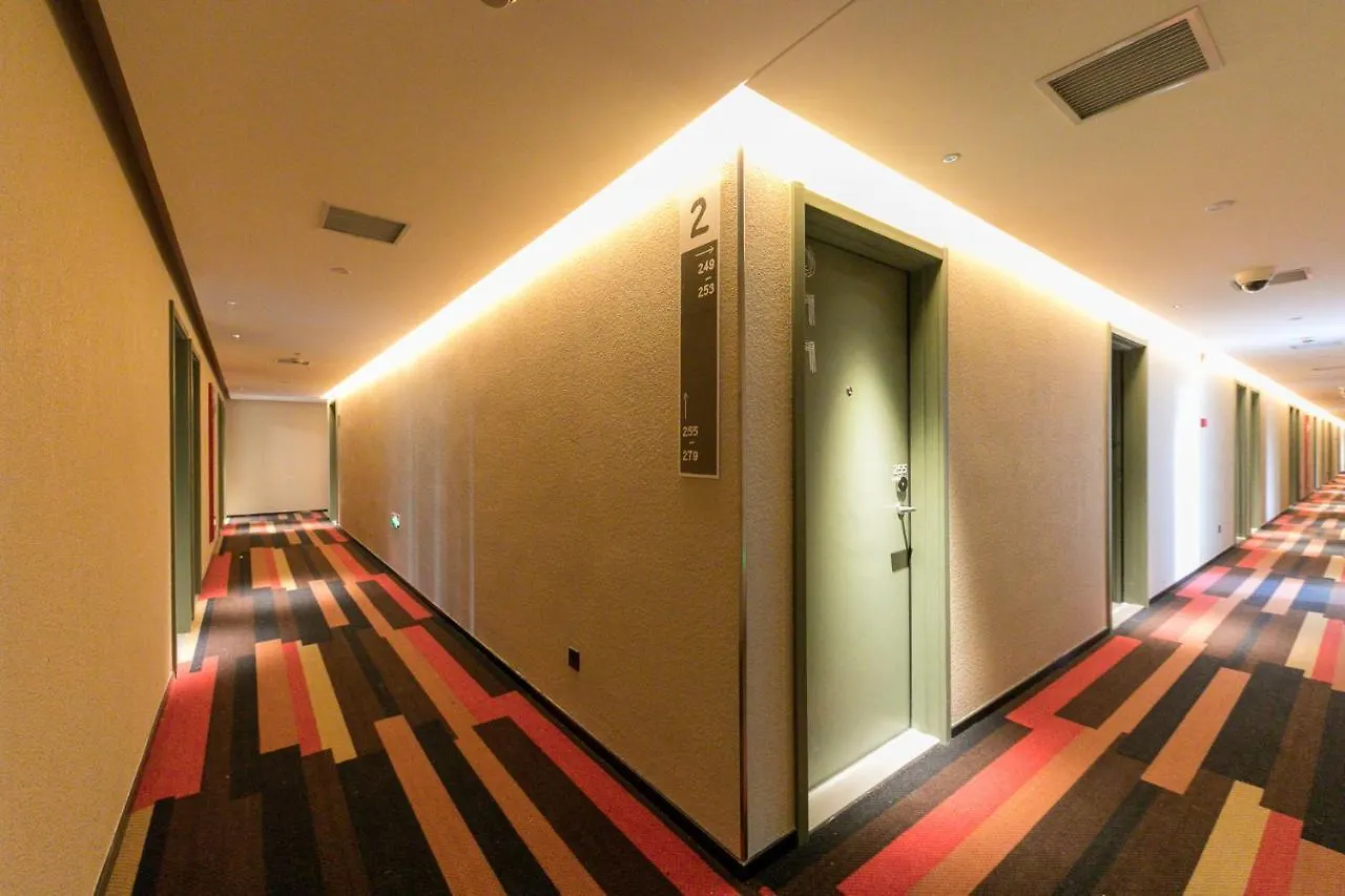 Ibis Shanghai Hongqiao Transport Hub Qibao Hotel China